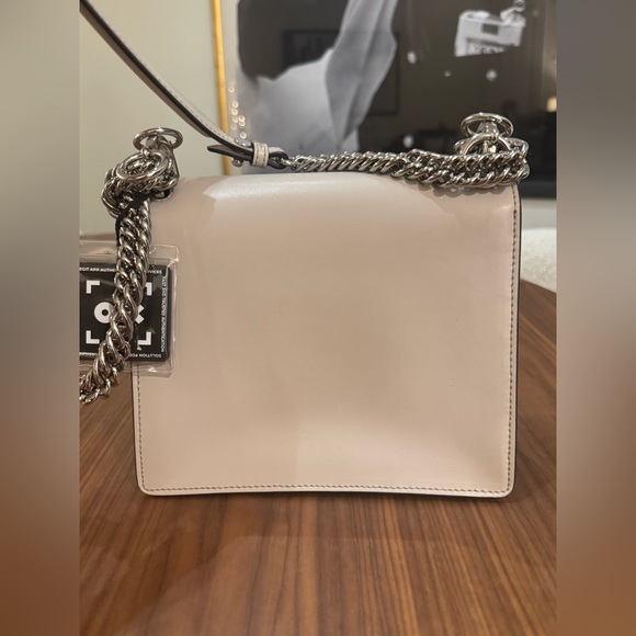 Fendi Kan I Leather handbag - Picture 7 of 15